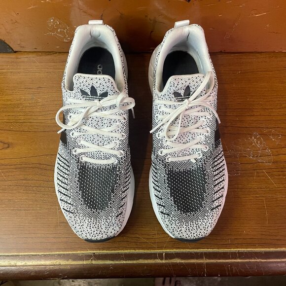 ADIDAS Men's Size 10.5 Originals Swift Run 22 Core Shock White Black Shoe GZ3507 - Picture 4 of 9